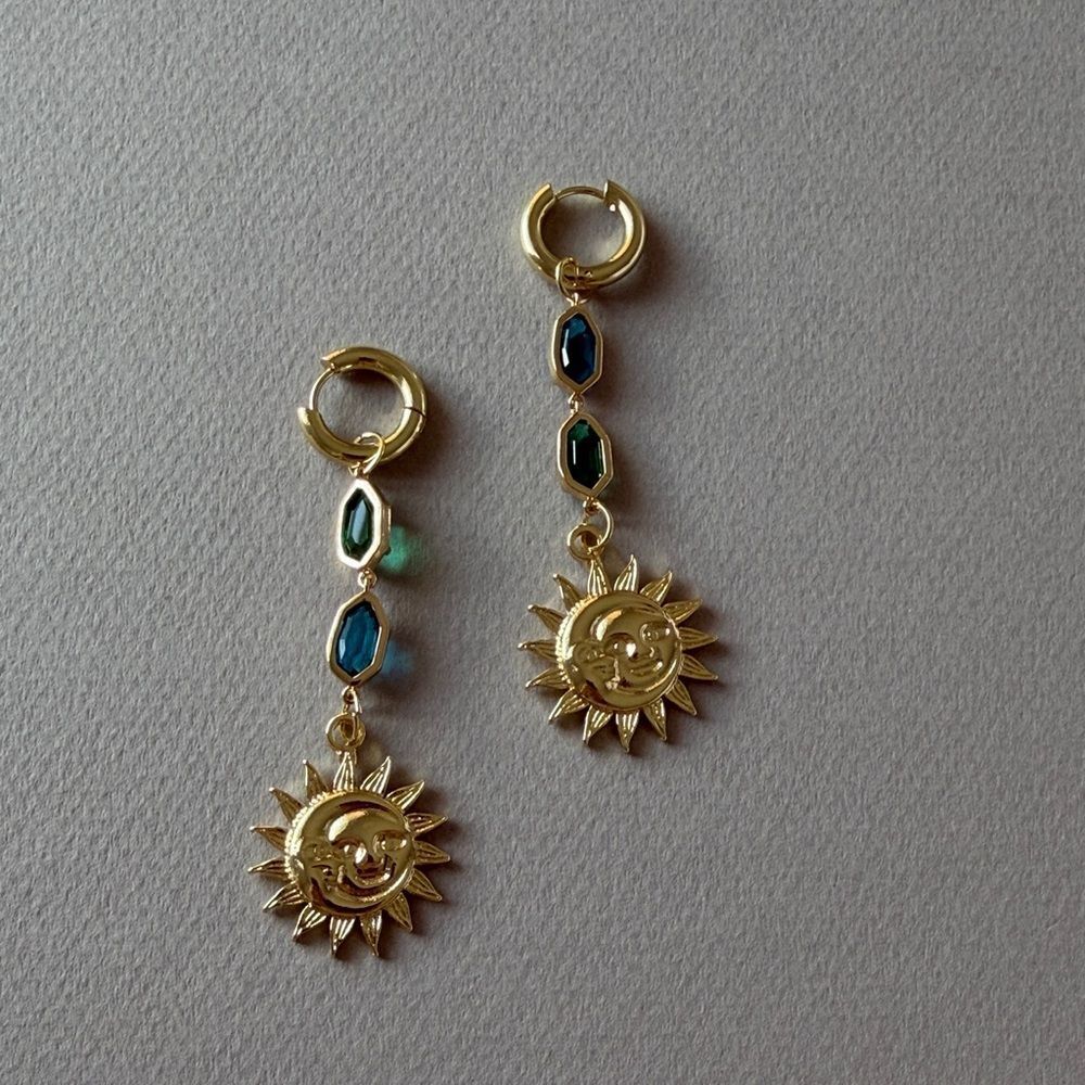 Gold Sun Drop Earrings A1545 - Picture 3 of 3